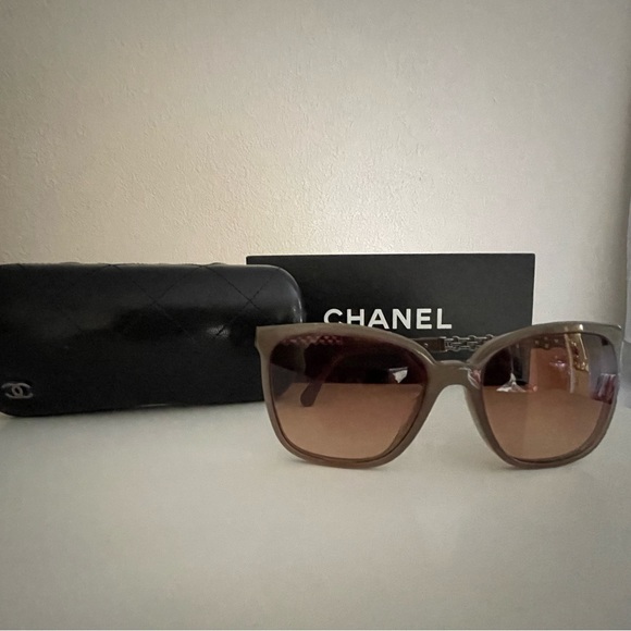 Chanel square sunglasses excellent condition